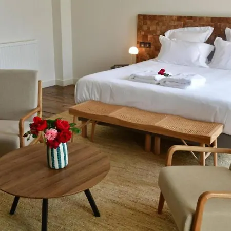 Les Chambres Du Cloitre, La Confiseuse Apartment *